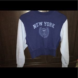 Crop top sweater, dark blue and light blue sleeves